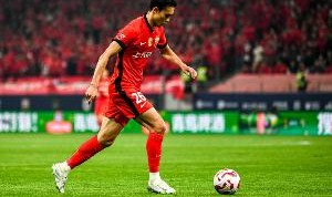 记者：如果刘若钒亚冠也有所表现，下次说不定能入选国足集训